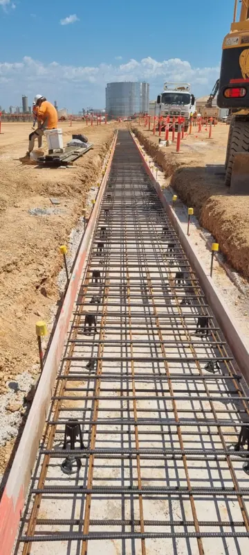 Reinforced concrete beam formwork in a long trench